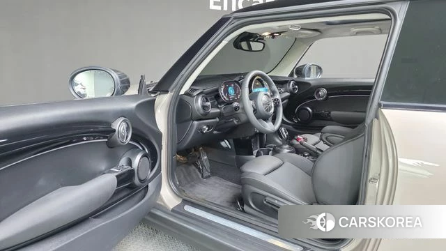 Mini Cooper 2023 Жемчужный цвет из Кореи, фото 3