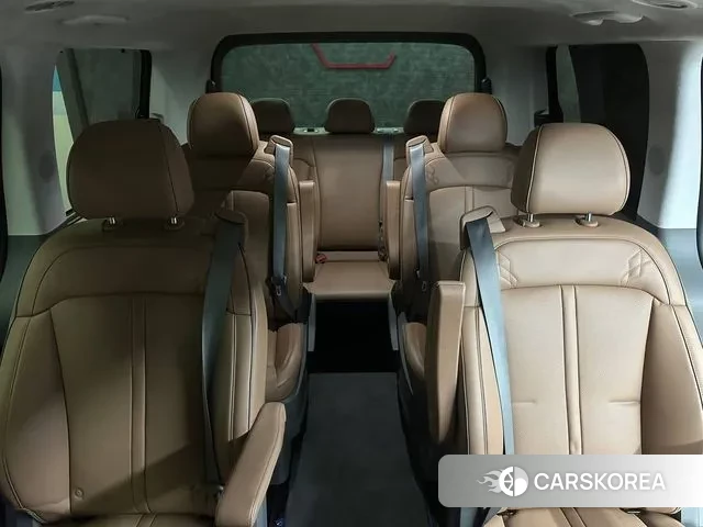 Hyundai Staria 2023 Черный из Кореи, фото 3