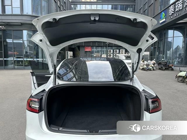 Tesla Model 3 2023 Белый из Китая, фото 3