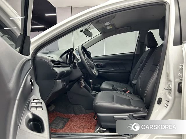 Toyota YARIS L Zhixuan 2022 Белый из Китая, фото 3