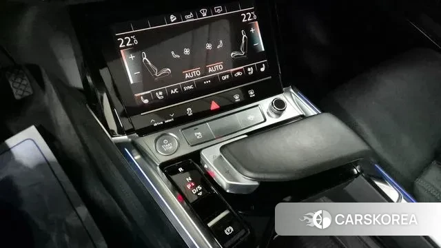 Audi e-Tron 2020 Серебряный из Кореи, фото 3