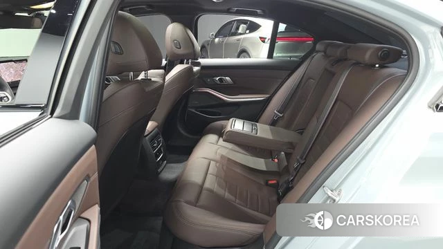 BMW 3 Series (G20) 2025 Серебристо-серый из Кореи, фото 3