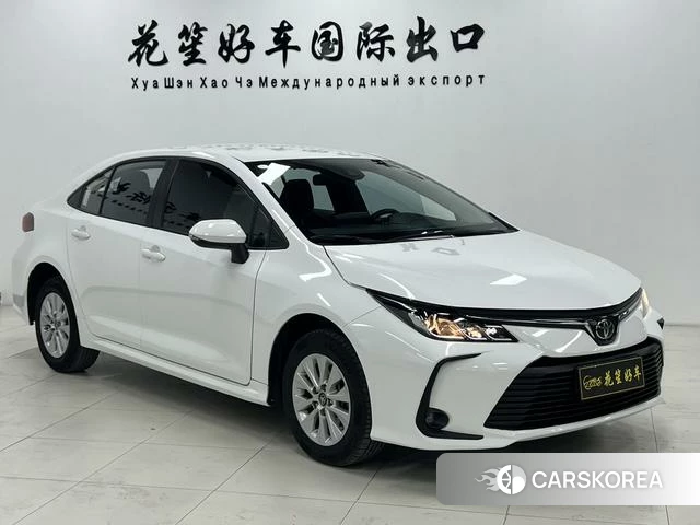 Toyota Corolla 2023 Белый из Китая, фото 3