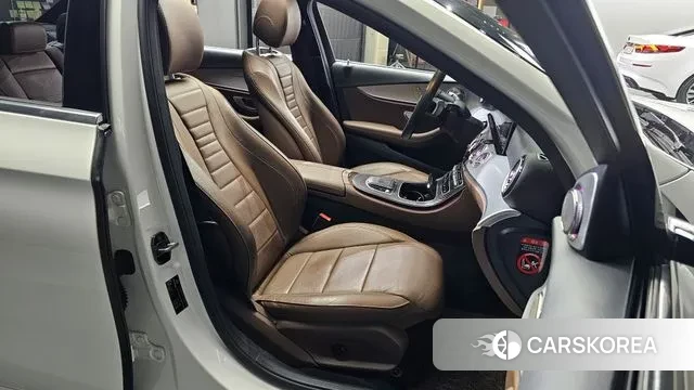 Mercedes-Benz E-Class W213 2021 Белый из Кореи, фото 3