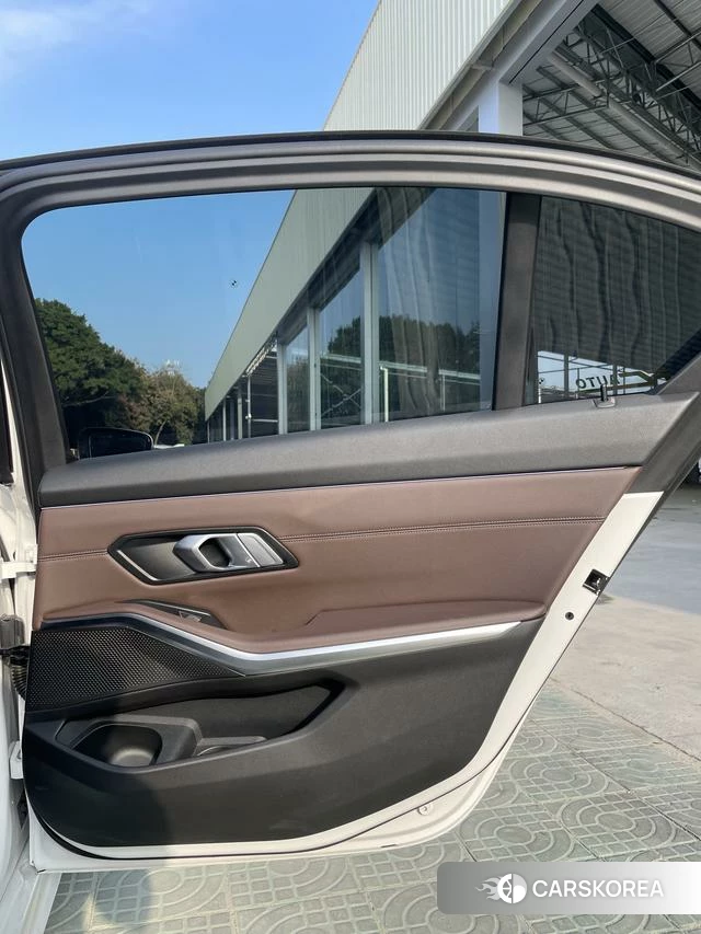 BMW 3 series 2022 Белый из Китая, фото 3