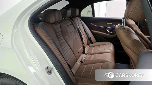 Mercedes-Benz E-Class W213 2022 Белый из Кореи, фото 3