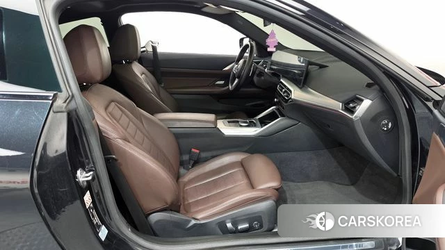 BMW 4 Series (G22) 2023 Черный из Кореи, фото 3