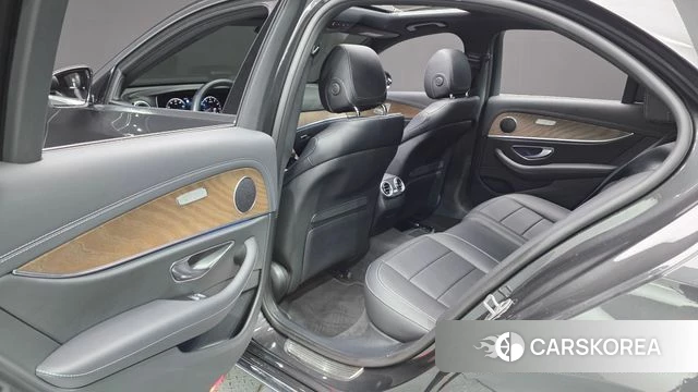 Mercedes-Benz E-Class W213 2021 Серый из Кореи, фото 3