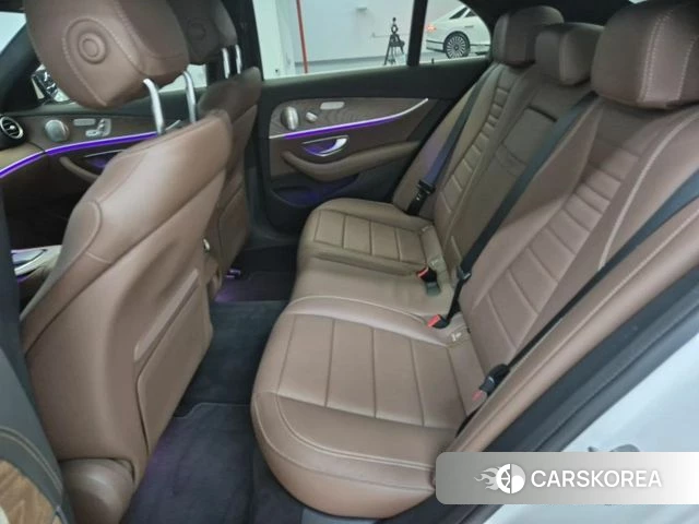 Mercedes-Benz E-Class W213 2023 Белый из Кореи, фото 3