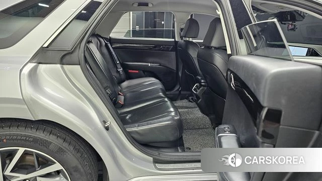 Hyundai Grandeur (GN7) 2023 Серебристо-серый из Кореи, фото 3