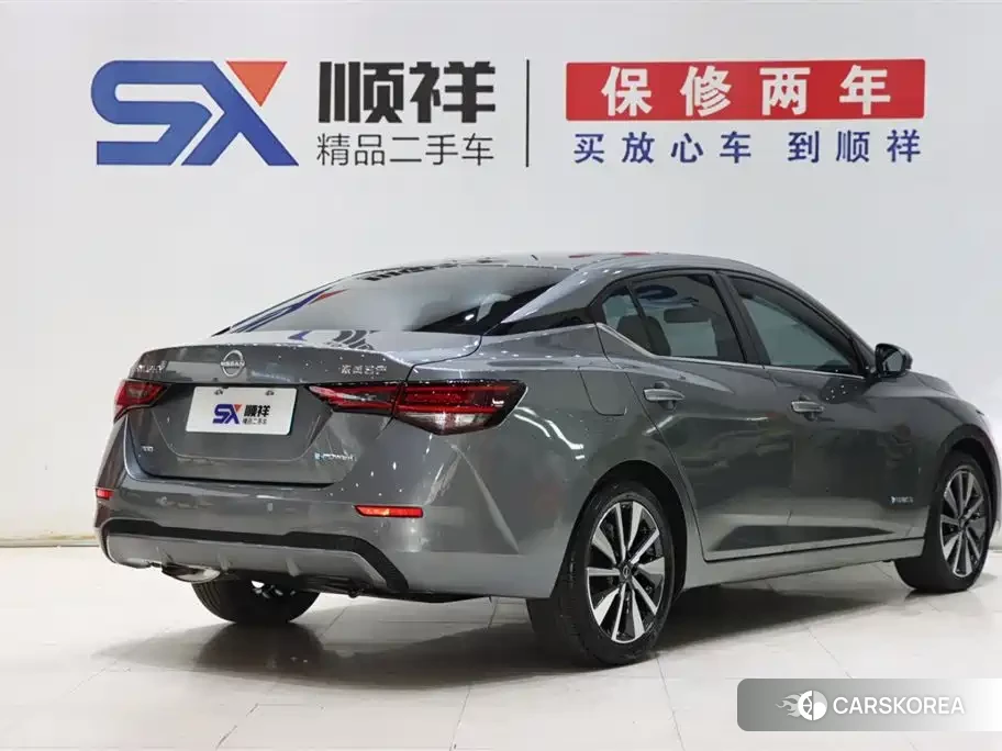 Nissan Xuan Yi 2023 Silver/gray из Китая, фото 3