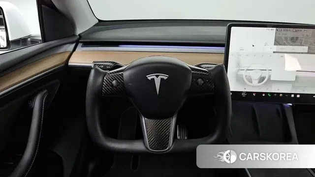 Tesla Model Y 2023 Белый из Кореи, фото 3