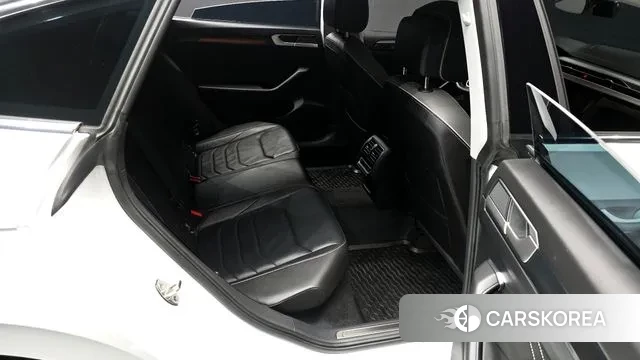 Volkswagen Arteon 2023 Белый из Кореи, фото 3