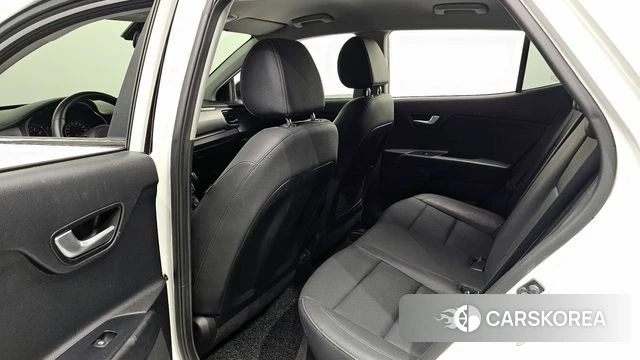 Kia Stonic 2019 Белый двухцветный из Кореи, фото 3