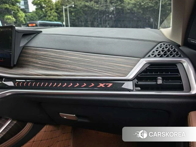 BMW X7 2023 Черный из Китая, фото 3