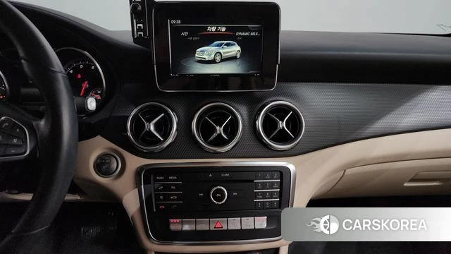Mercedes-Benz GLA-Class X156 2019 Белый из Кореи, фото 3