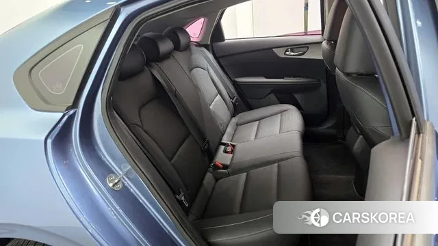 Kia Come New K3 2019 Светло-серебряный цвет из Кореи, фото 3