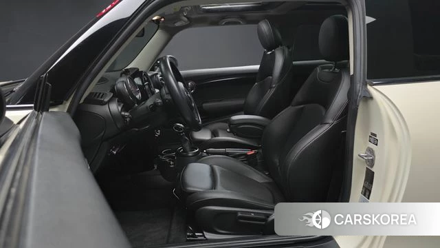 Mini Cooper 2018 Жемчужный цвет из Кореи, фото 3