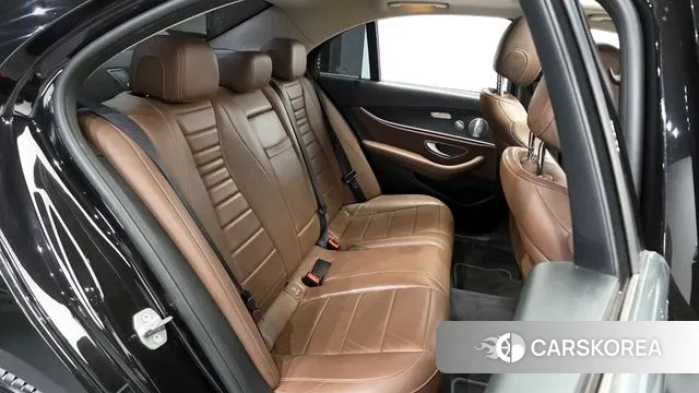 Mercedes-Benz E-Class W213 2018 Черный из Кореи, фото 3