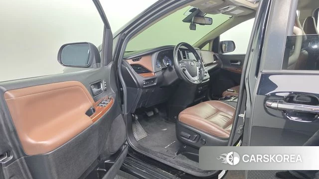 Toyota Sienna 2018 Черный из Кореи, фото 3
