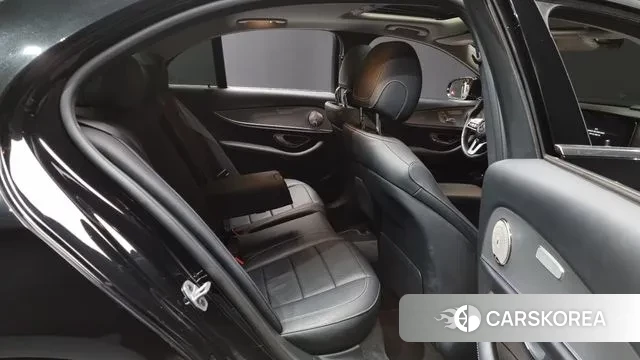 Mercedes-Benz E-Class W213 2019 Черный из Кореи, фото 3