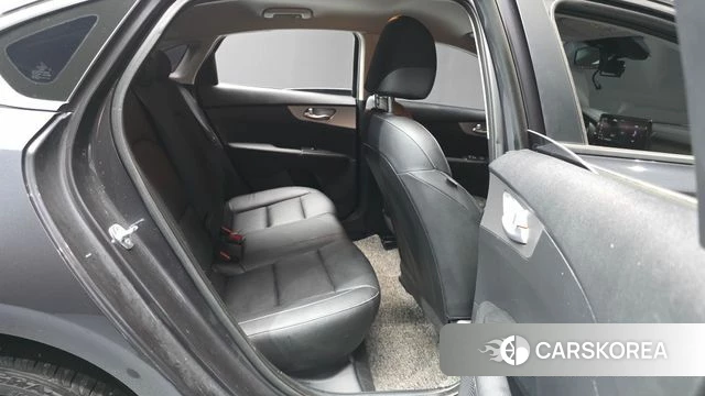 Kia The New K3 2nd generation 2022 Серый из Кореи, фото 3