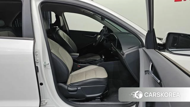 Kia Di Ol Nu Niro 2022 Белый из Кореи, фото 3