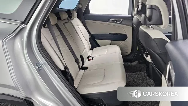 Kia Sportage 5th Generation Hybrid 2021 Серебристо-серый из Кореи, фото 3