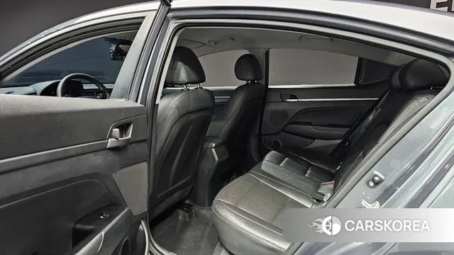 Hyundai Avante AD 2018 Серый из Кореи, фото 3