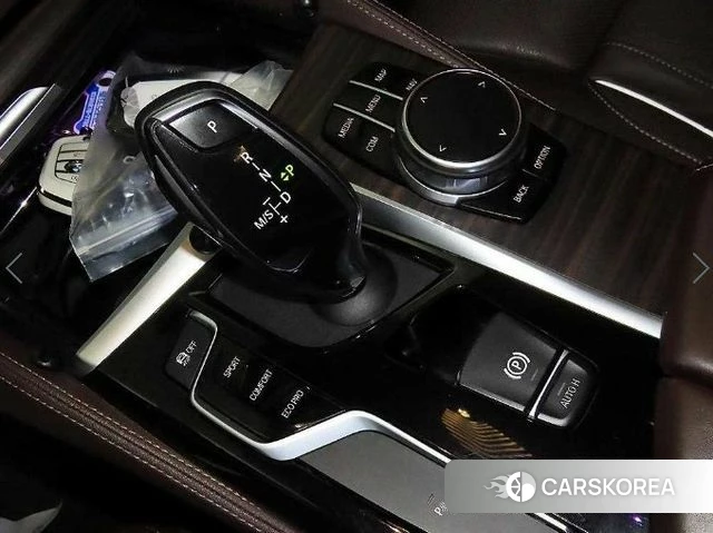 BMW 5 Series (G30) 2018 Белый из Кореи, фото 3