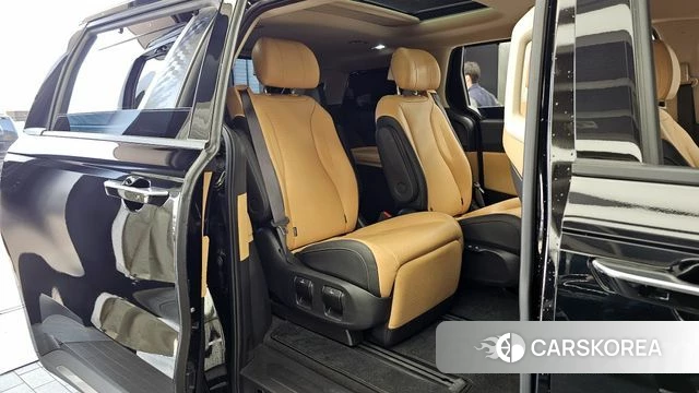Kia Carnival 4th generation 2023 Черный из Кореи, фото 3