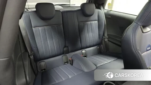 Mini Cooper S 4th Generation 2024 Белый из Кореи, фото 3