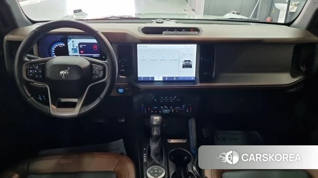 Ford Bronco 6th Generation 2022 Светло-серебряный цвет из Кореи, фото 3