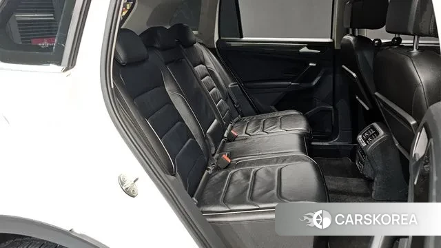 Volkswagen Tiguan second Generation 2018 Белый из Кореи, фото 3