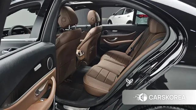 Mercedes-Benz E-Class W213 2023 Черный из Кореи, фото 3