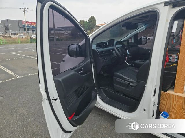 Hyundai Staria 2021 Белый из Кореи, фото 3