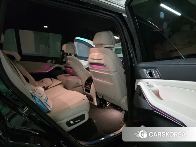 BMW X7 (G07) 2024 Черный из Кореи, фото 3