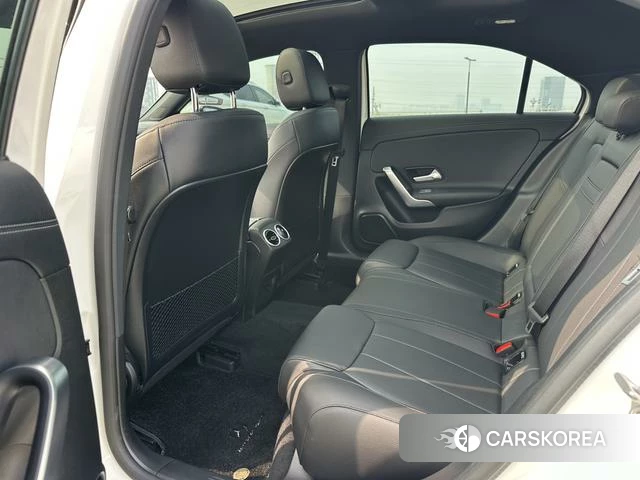 Mercedes-Benz Class A 2022 Белый из Китая, фото 3