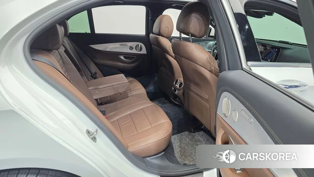 Mercedes-Benz E-Class W213 2021 Белый из Кореи, фото 3