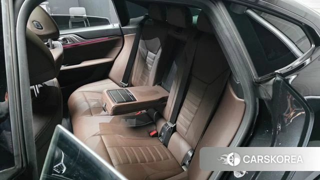 BMW i4 2022 Черный из Кореи, фото 3