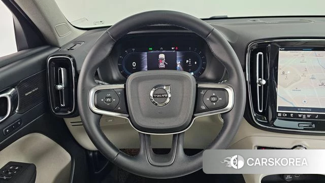 Volvo XC40 2023 Черный из Кореи, фото 3