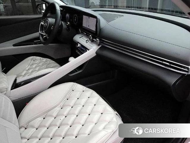 Hyundai Avante (CN7) 2021 Серебристо-серый из Кореи, фото 3