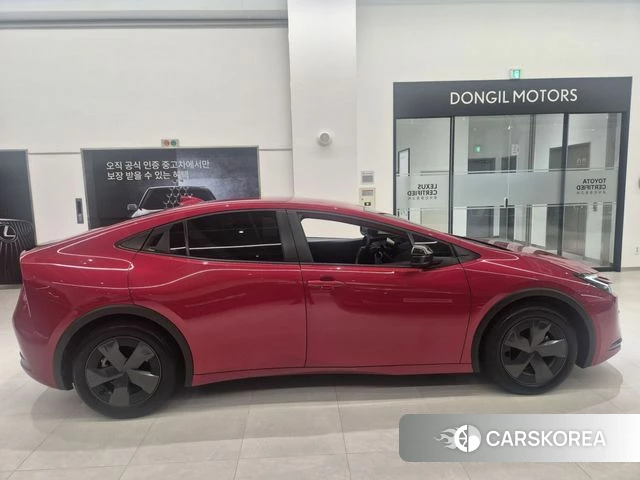 Toyota Prius 5th Generation 2024 Красный из Кореи, фото 3