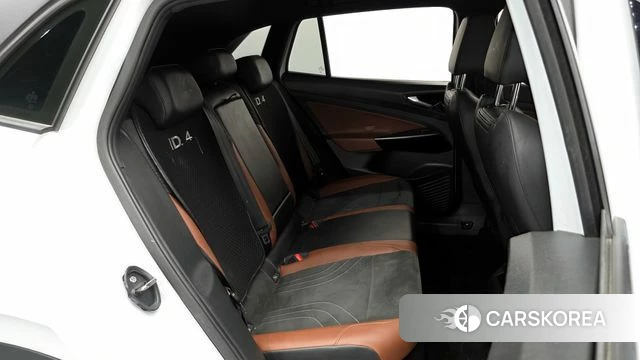 Volkswagen ID.4 2023 Белый из Кореи, фото 3