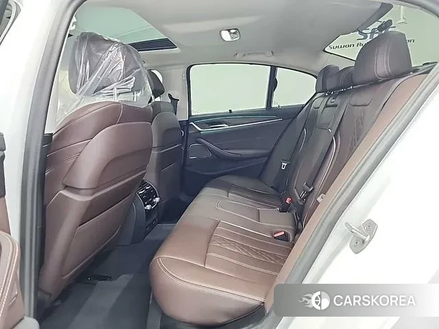 BMW 5 Series (G30) 2023 Черный из Кореи, фото 3