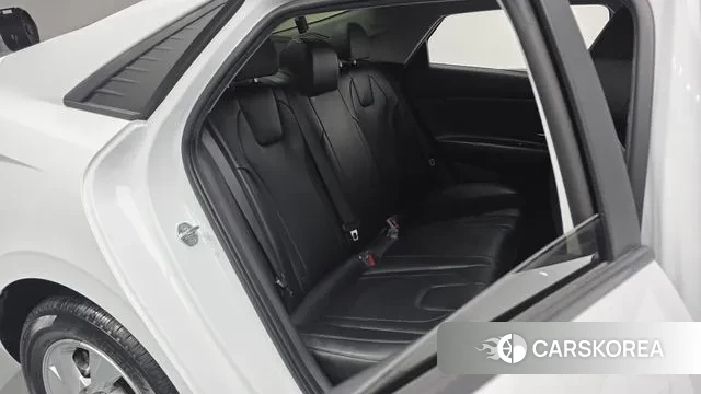 Hyundai Avante (CN7) 2022 Белый из Кореи, фото 3