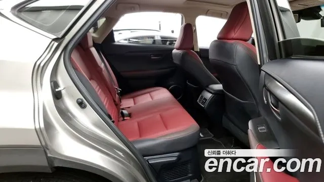 Lexus NX300h 2018 Серебристо-серый из Кореи, фото 3