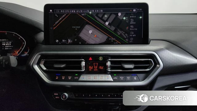 BMW X3 (G01) 2024 Светло-серебряный цвет из Кореи, фото 3