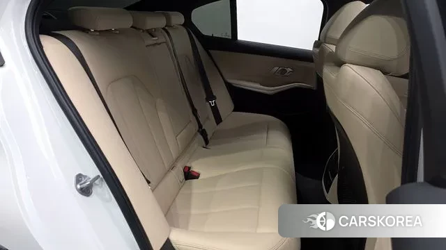 BMW 3 Series (G20) 2023 Белый из Кореи, фото 3