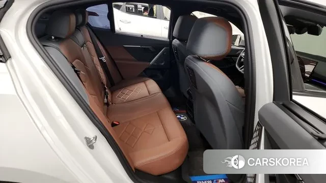 BMW 5 Series (G60) 2024 Белый из Кореи, фото 3